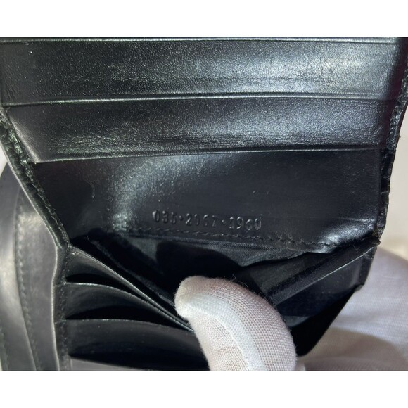 Authentic GUCCI - Picture 2 of 14